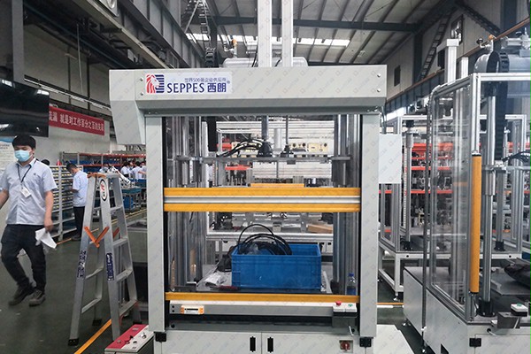 机械设备防护联动快速卷帘门1